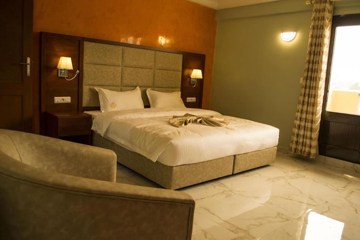 Hotel Jouvence International Yaoundé Exterior photo
