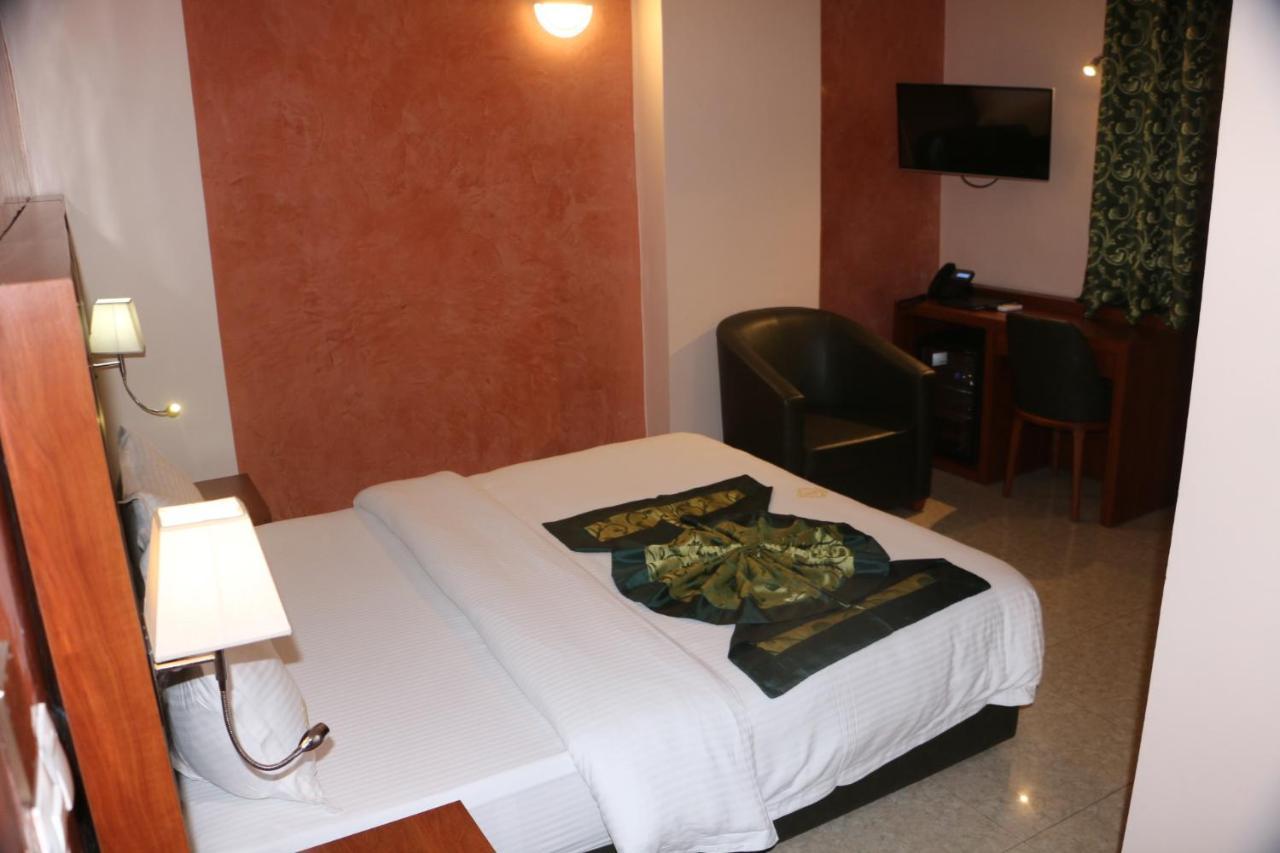 Hotel Jouvence International Yaoundé Exterior photo