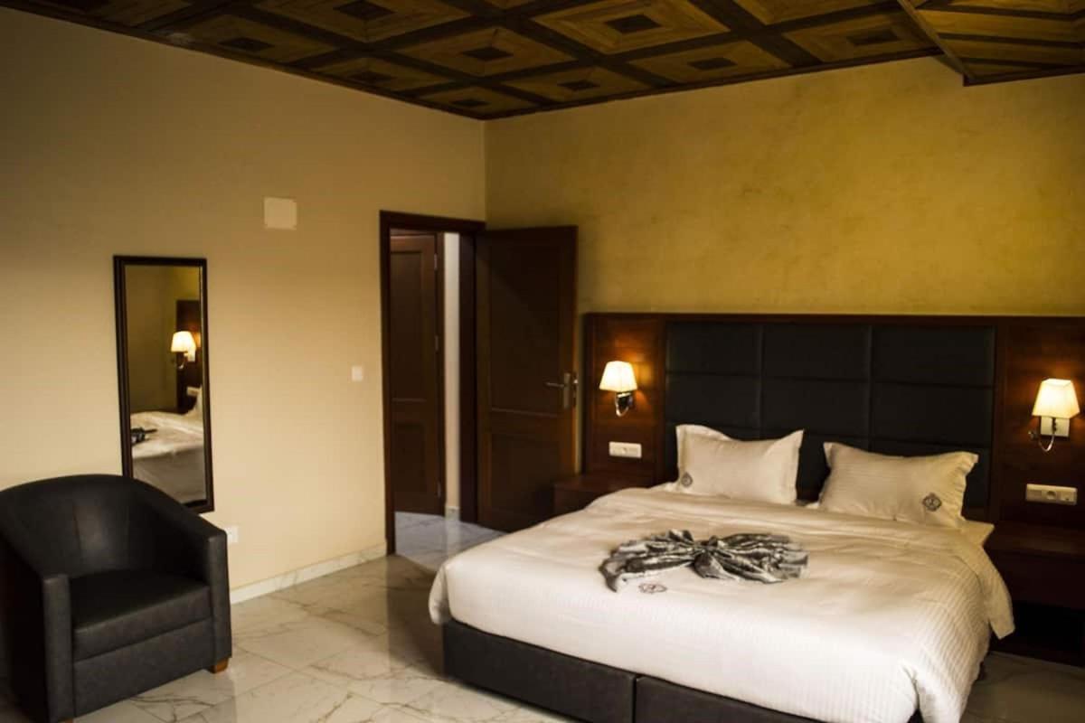 Hotel Jouvence International Yaoundé Exterior photo