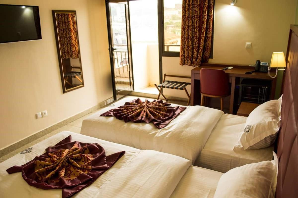 Hotel Jouvence International Yaoundé Exterior photo