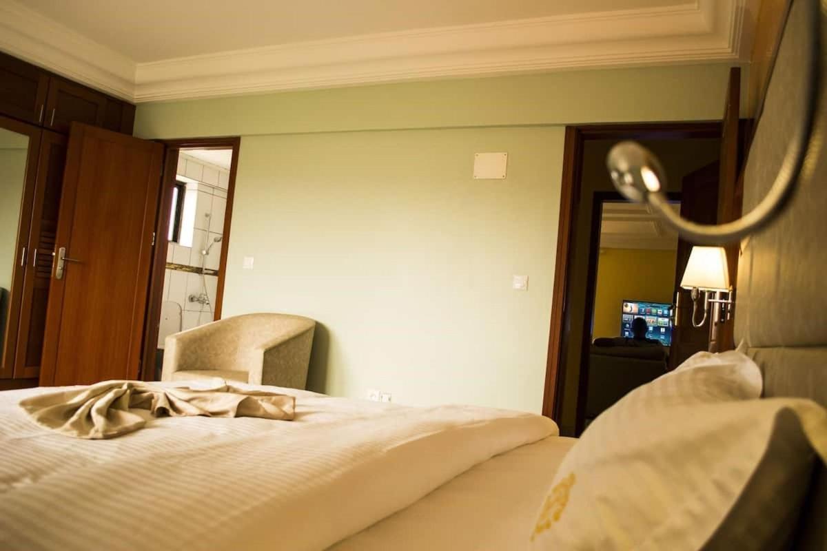 Hotel Jouvence International Yaoundé Exterior photo
