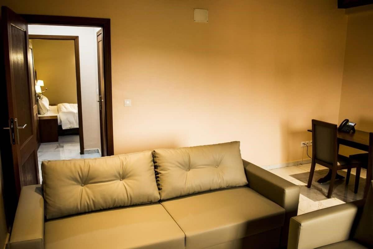 Hotel Jouvence International Yaoundé Exterior photo
